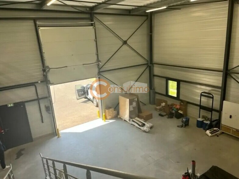 Flex in Mérignac for lease - Interior Photo - Image 3 of 7