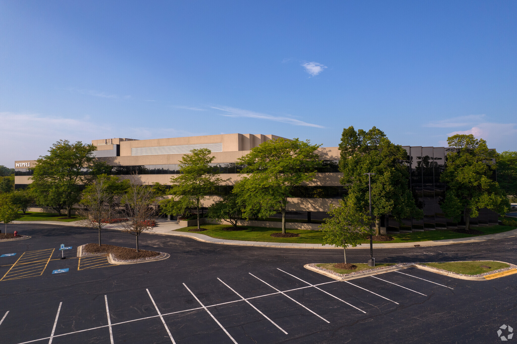 100 Tri State International, Lincolnshire, IL for sale Primary Photo- Image 1 of 1