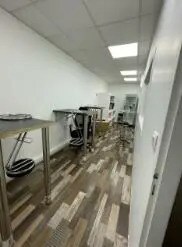 Office in Entraigues-sur-la-Sorgue for lease - Interior Photo - Image 2 of 4