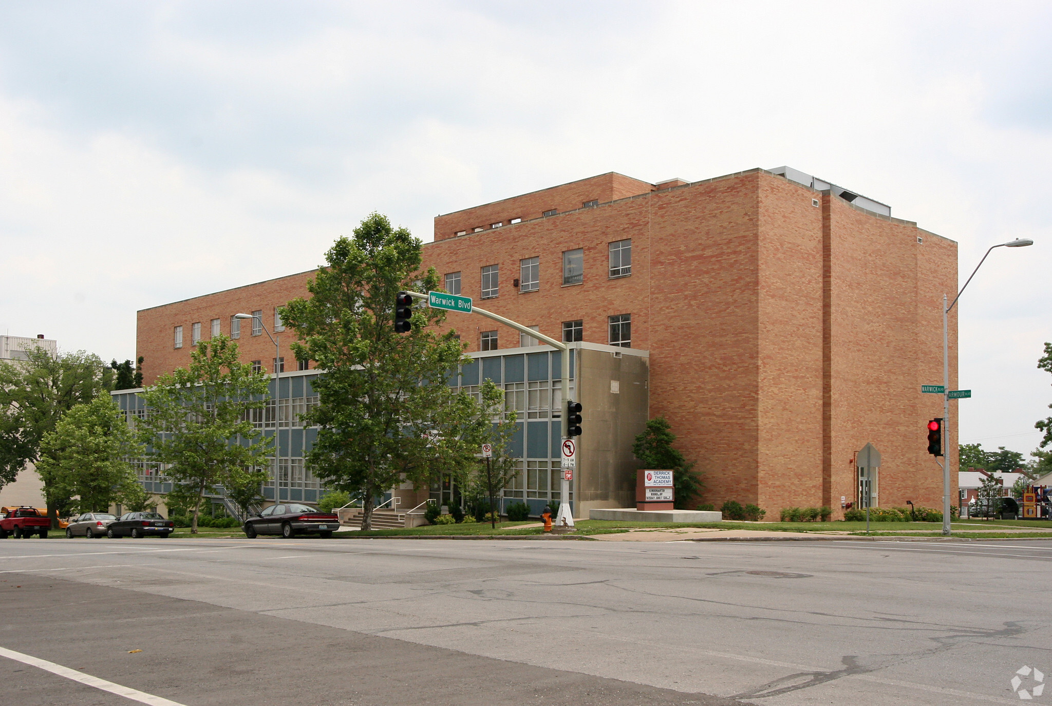 201 E Armour Blvd, Kansas City, MO for sale Primary Photo- Image 1 of 1