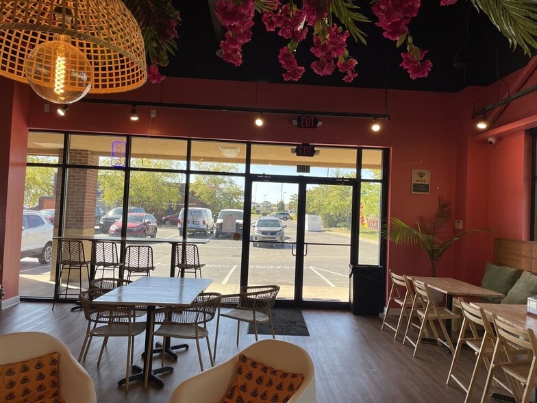 1370 Veterans Pky, Clarksville, IN for lease - Building Photo - Image 3 of 8