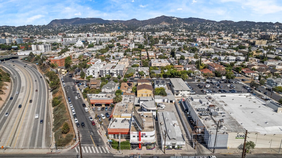5335 Santa Monica Blvd, Los Angeles, CA for lease - Building Photo - Image 2 of 10