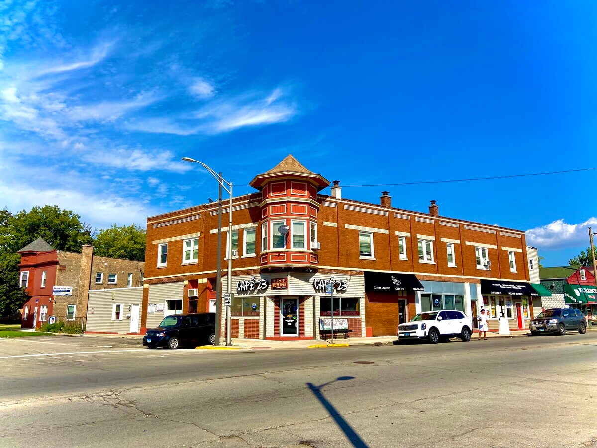 2213 W Lake St, Melrose Park, IL 60160