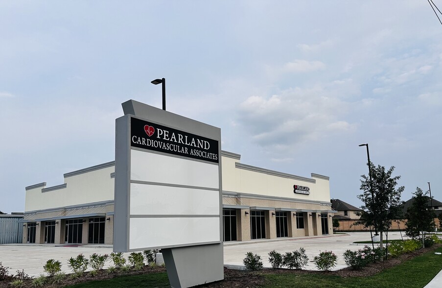 3520 E Walnut St, Pearland, TX for lease - Building Photo - Image 2 of 2