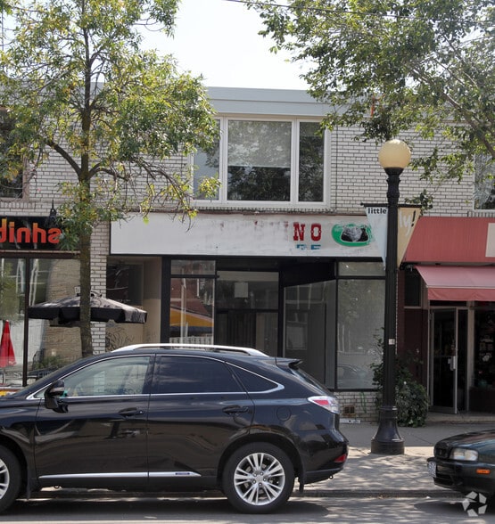 709 College St, Toronto, ON for lease - Building Photo - Image 2 of 2