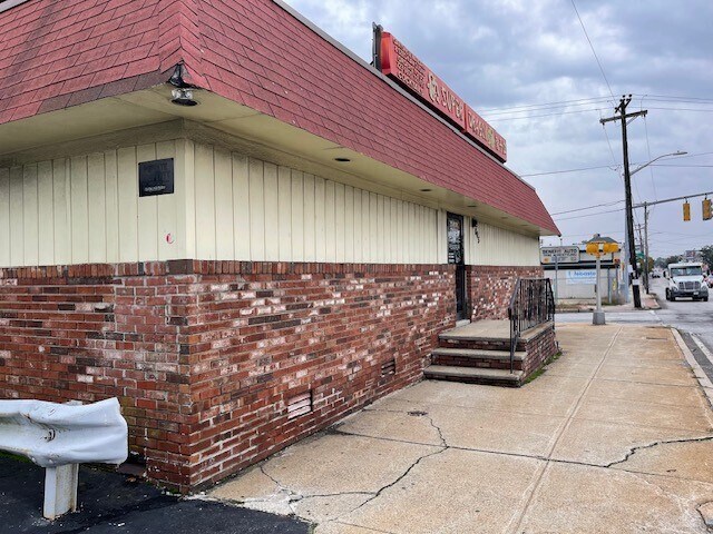 805 Broadway, Pawtucket, RI for sale - Primary Photo - Image 1 of 1