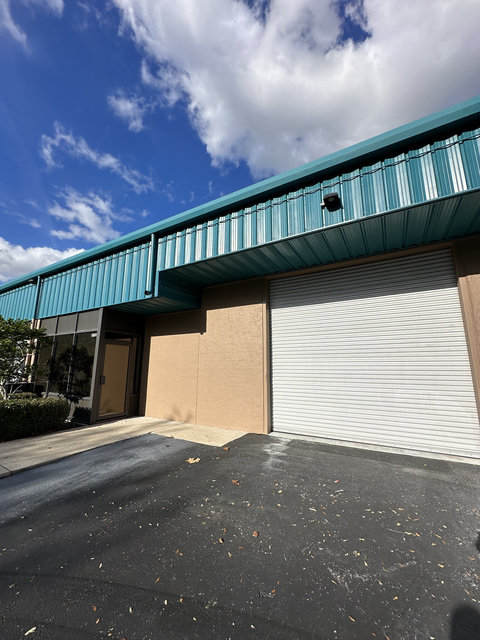 3712-3728 Vineland Rd, Orlando, FL for lease Building Photo- Image 1 of 9