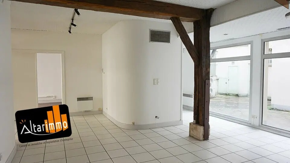 Retail in Chartres for sale Interior Photo- Image 1 of 5