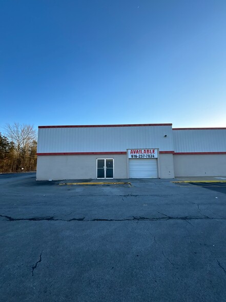 1409 E Stone, Kingsport, TN for lease - Building Photo - Image 2 of 15