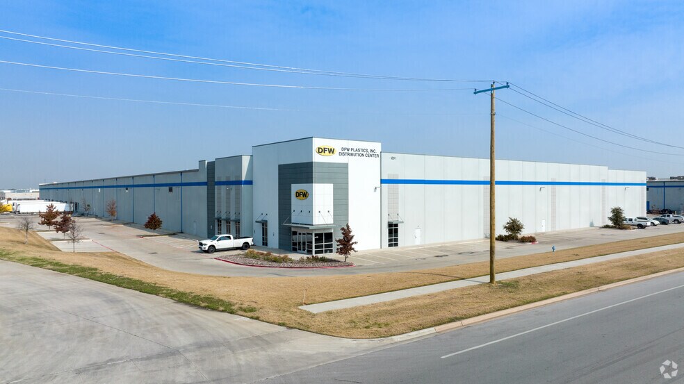 1201 NE Loop 820, Fort Worth, TX for sale - Primary Photo - Image 1 of 1