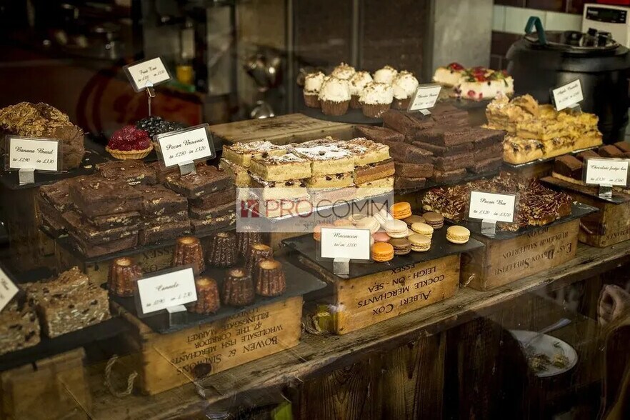 Retail in Tours for lease - Building Photo - Image 3 of 5