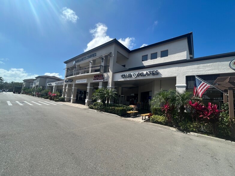 7935 Airport Pulling Rd, Naples, FL for lease - Building Photo - Image 3 of 4