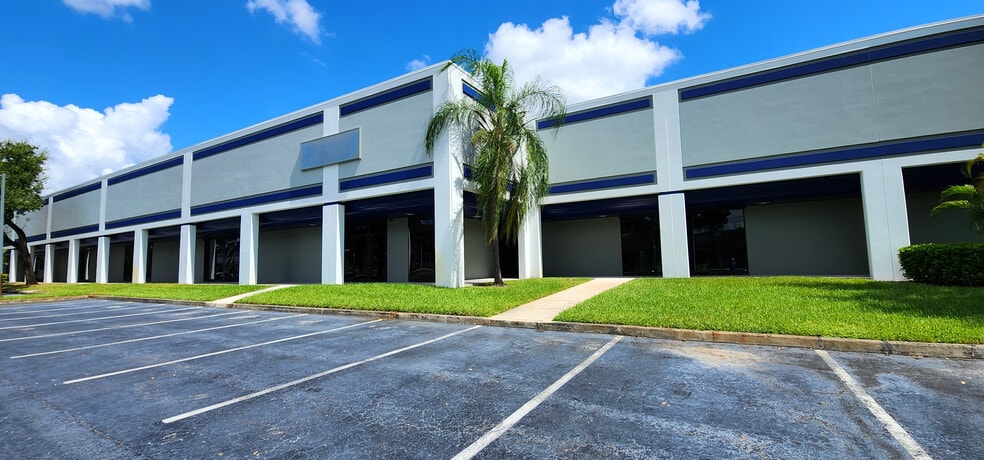 10050 NW 116th Way, Medley, FL for lease - Building Photo - Image 1 of 3