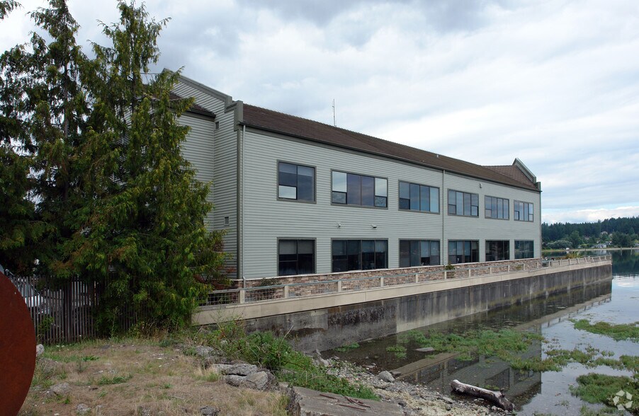 9226-9230 Bayshore Dr NW, Silverdale, WA for lease - Building Photo - Image 2 of 6