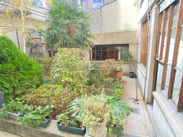 Office in Paris for lease - Interior Photo - Image 2 of 5