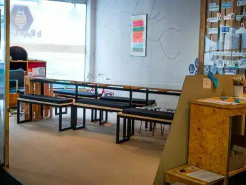 Office in Troyes for lease - Interior Photo - Image 3 of 3