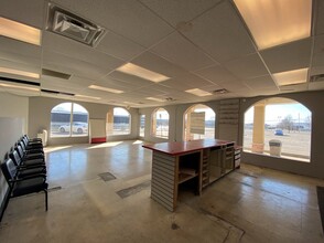 605-635 S Opdyke Rd, Auburn Hills, MI for lease Interior Photo- Image 2 of 2