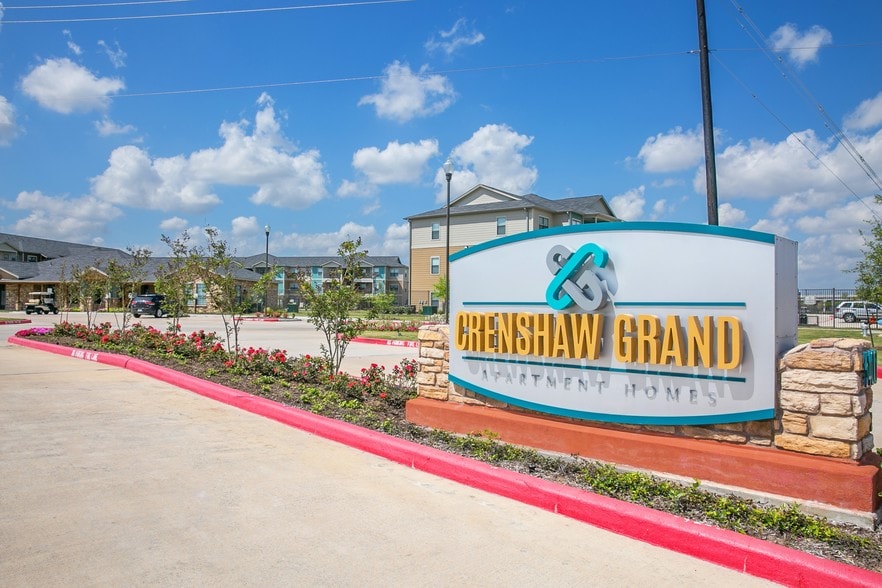5400 Crenshaw Rd, Pasadena, TX for sale - Primary Photo - Image 1 of 1