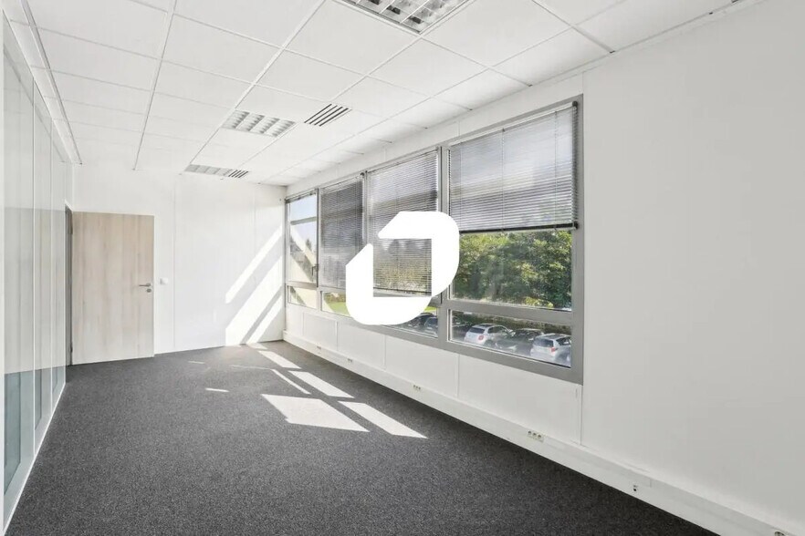 Office in VILLENEUVE-D'ASCQ for lease - Interior Photo - Image 3 of 14
