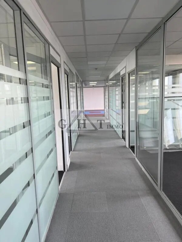 Office in Vitry-sur-Seine for lease Interior Photo- Image 1 of 6