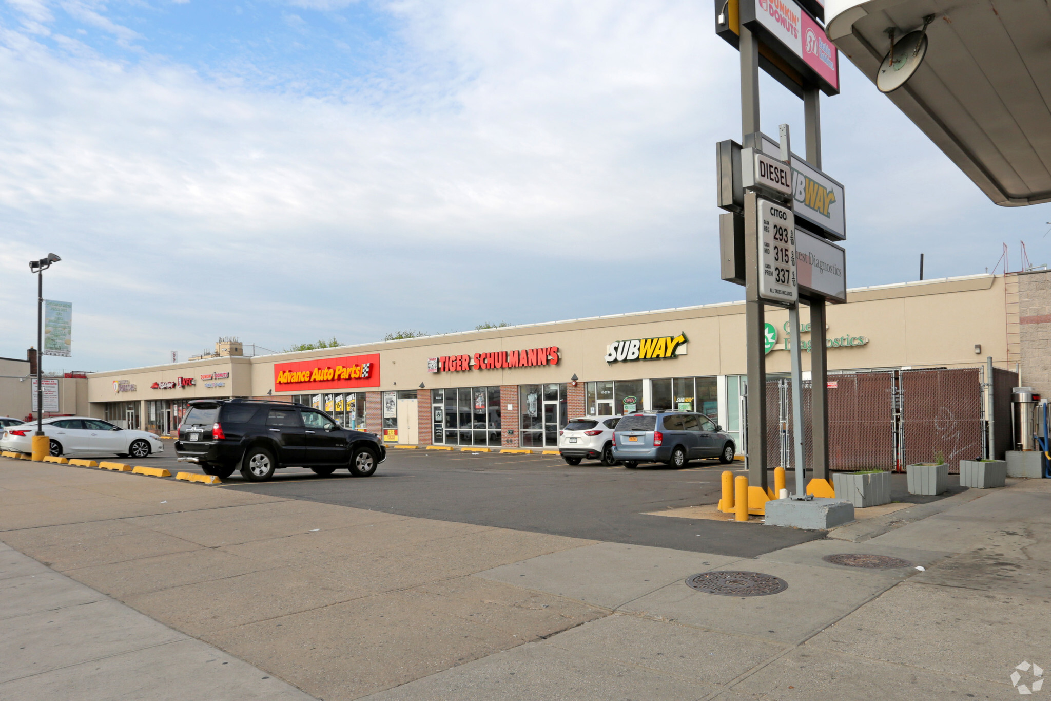 61-22 Fresh Pond Rd, Middle Village, NY for sale Primary Photo- Image 1 of 1