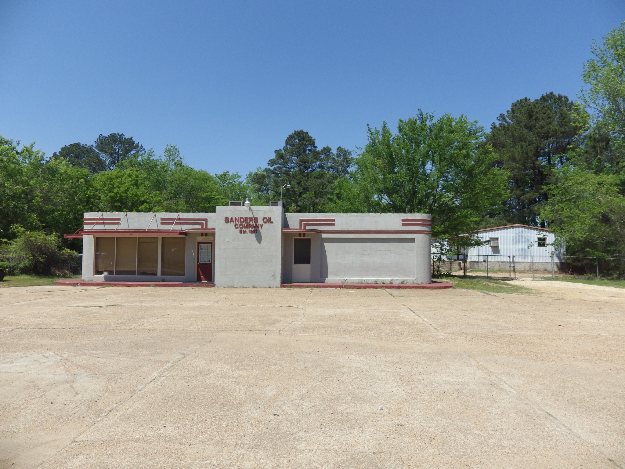 1020 Island Rd, Columbus, MS for sale Building Photo- Image 1 of 1