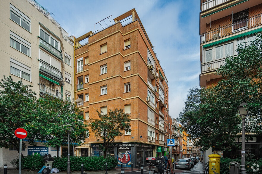 Retail in Madrid, Madrid for lease - Primary Photo - Image 1 of 2
