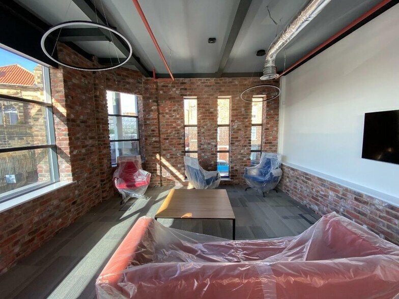 Garth Heads, Newcastle Upon Tyne for lease - Interior Photo - Image 3 of 12