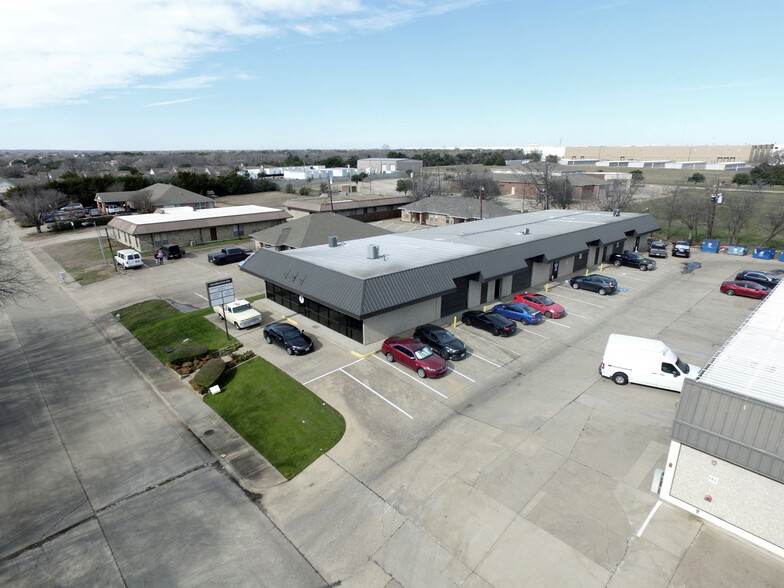 205 Executive Way, DeSoto, TX for lease - Building Photo - Image 3 of 8