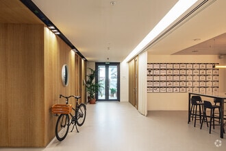 Calle Vía de los Poblados, 1, Madrid, Madrid for lease Interior Photo- Image 2 of 18