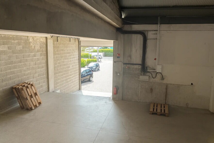 Industrial in Annecy for lease - Building Photo - Image 3 of 9