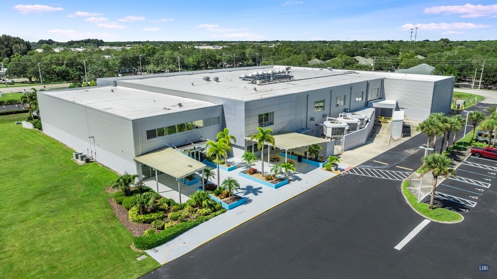 1110 W Hibiscus Ave, Melbourne, FL for lease - Building Photo - Image 2 of 6