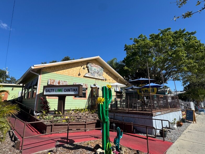 1019 Florida Ave, Palm Harbor, FL for sale - Building Photo - Image 1 of 5