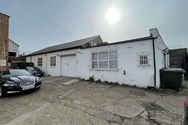 1-9 Tennyson Rd, London for lease - Primary Photo - Image 1 of 3