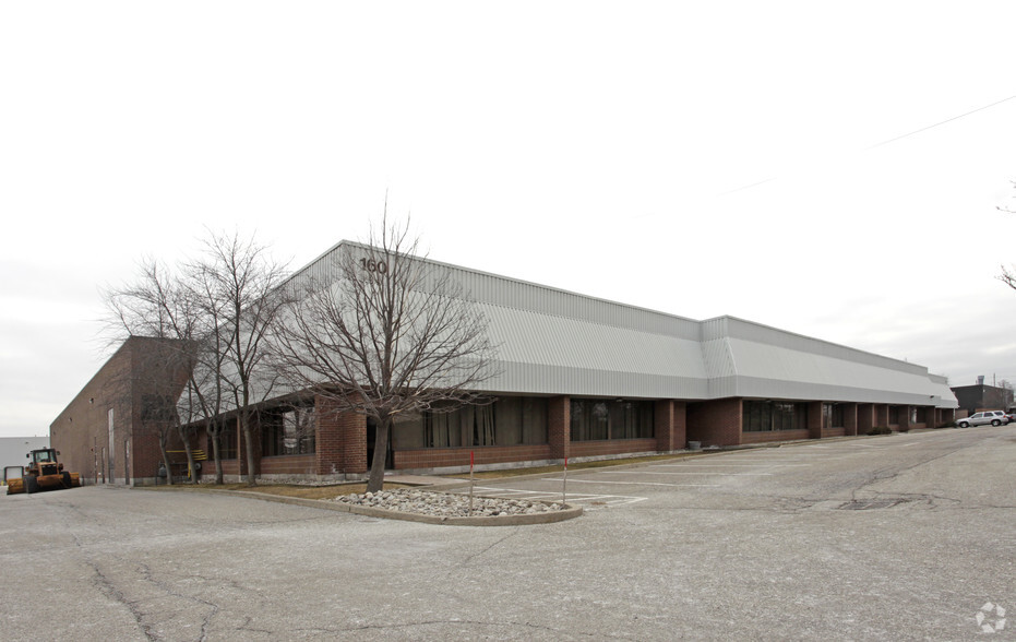 160 Claireville Dr, Toronto, ON for lease - Primary Photo - Image 1 of 4