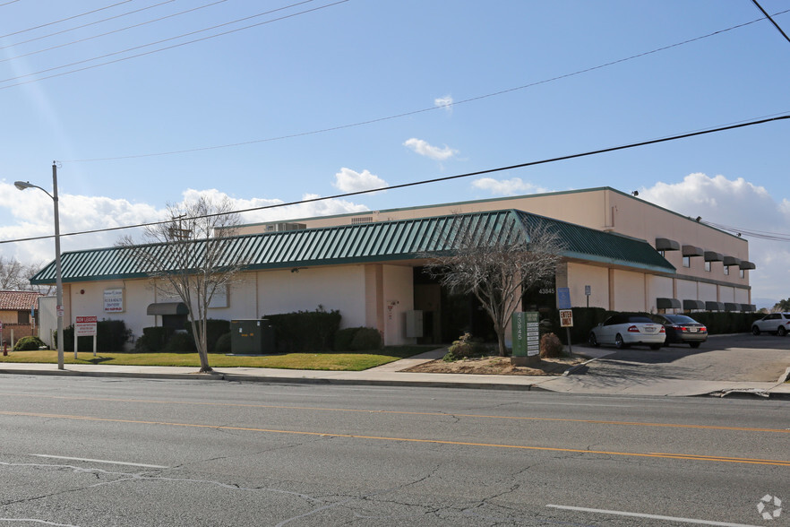 43845 10th St, Lancaster, CA for lease - Primary Photo - Image 1 of 27