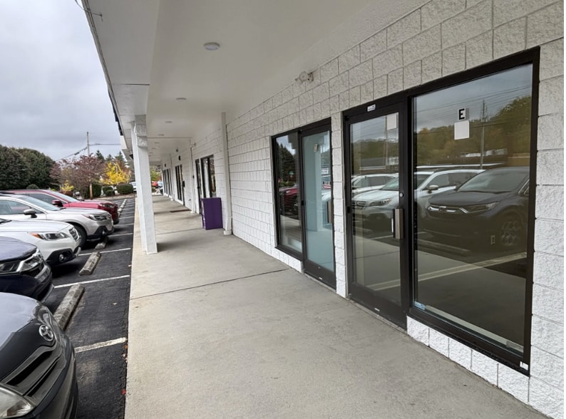 660 Merrimon Ave, Asheville, NC for lease - Building Photo - Image 3 of 5