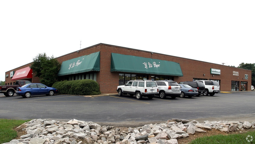 5619 Hillsborough St, Raleigh, NC for lease - Building Photo - Image 2 of 3