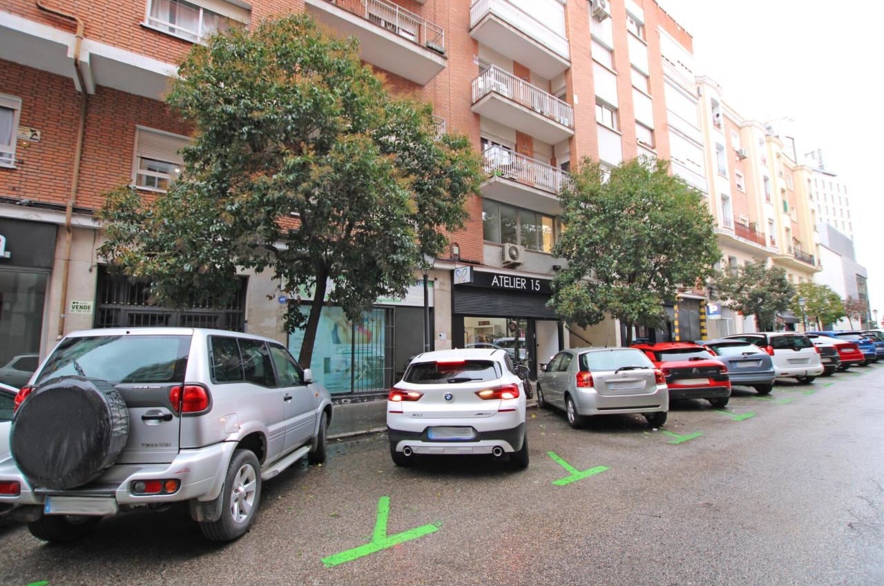 Madrid, MAD 28028 - Unit 03 - - Interior Photo - Image 1 of 11