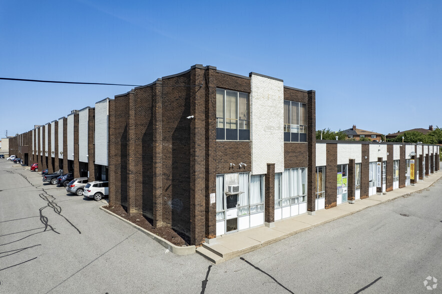 415 Oakdale Rd, Toronto, ON for lease - Primary Photo - Image 1 of 2