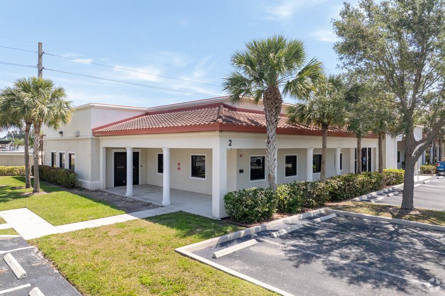 8771 College Pky, Fort Myers, FL for lease - Building Photo - Image 3 of 7