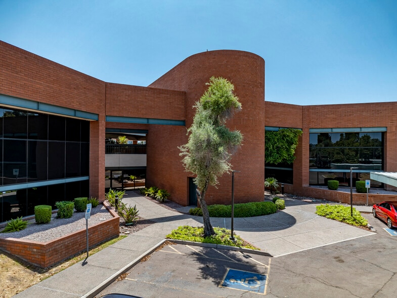 9201 N 25th Ave, Phoenix, AZ for lease - Building Photo - Image 2 of 5