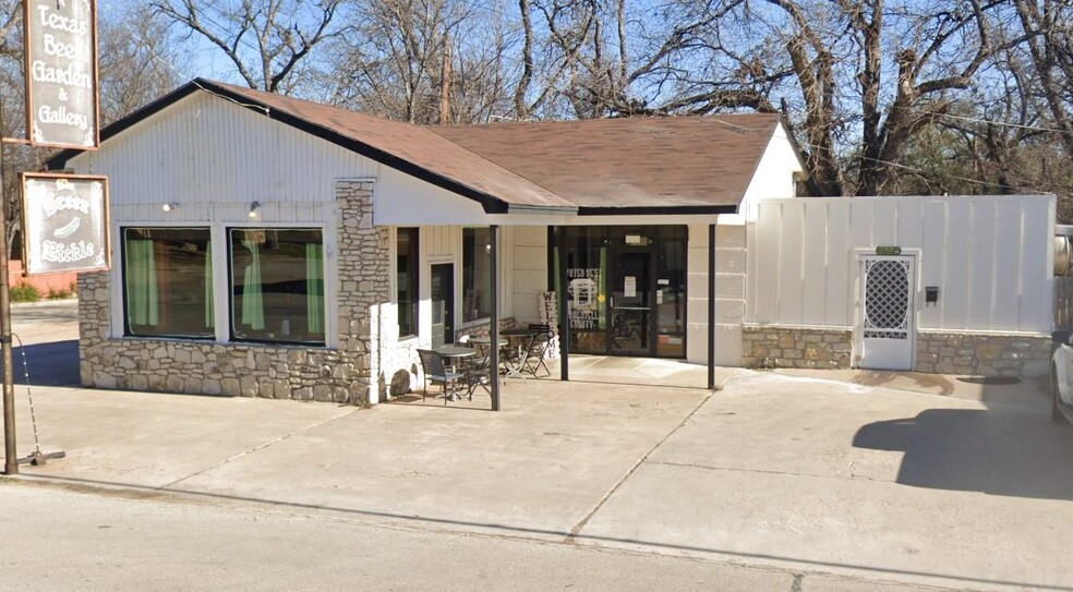 212 NE Barnard St, Glen Rose, TX for sale - Building Photo - Image 1 of 3