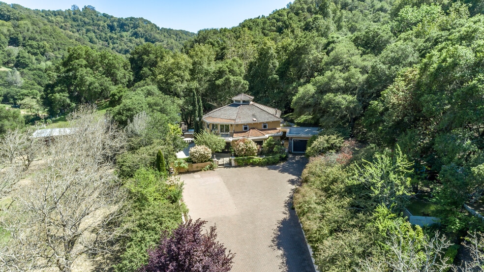 35655 Palomares Rd, Castro Valley, CA 94552