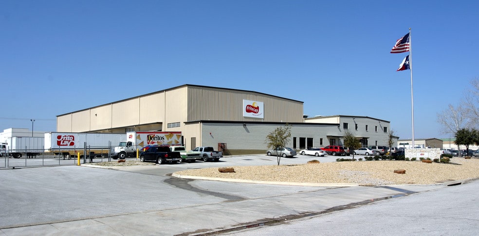4701 Pylon St, Fort Worth, TX for lease - Building Photo - Image 1 of 3