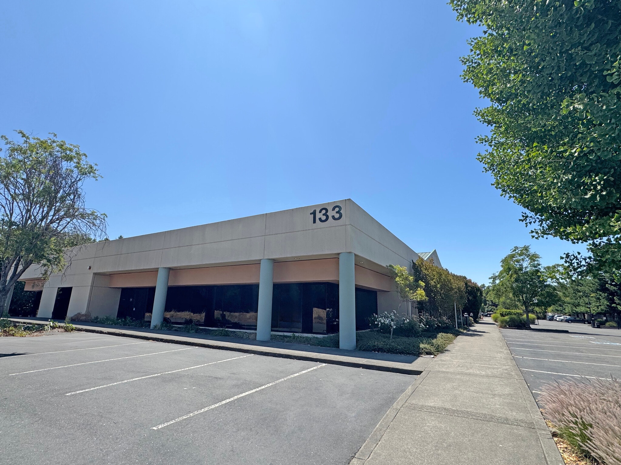 133 Aviation Blvd, Santa Rosa, CA for lease Building Photo- Image 1 of 6