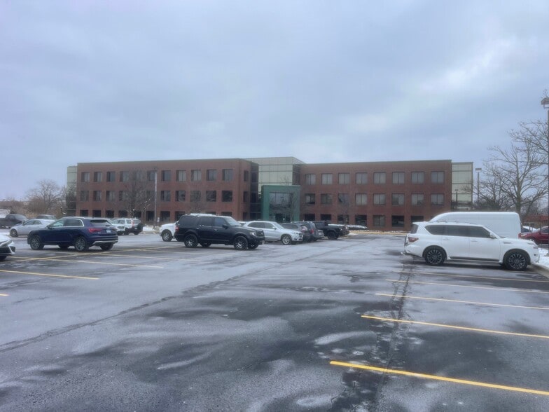 900 S Frontage Rd, Woodridge, IL for lease - Building Photo - Image 2 of 15