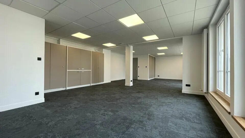 Office in Le Havre for lease - Interior Photo - Image 2 of 5