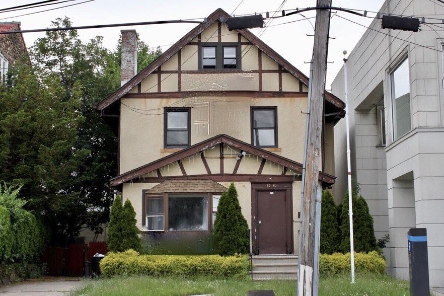 3530 Bell Blvd, Flushing, NY for sale - Primary Photo - Image 1 of 1