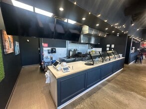 107 17th Ave, Calgary, AB for lease Building Photo- Image 2 of 10